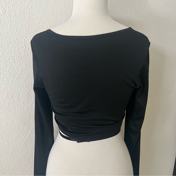 Shein Butterfly Cropped Long Sleeve - Picture 3 of 4